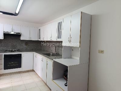 Apartamento de 3 alcobas en arriendo en Los Naranjos, Medellín, 113 m² · foto 6 de 18