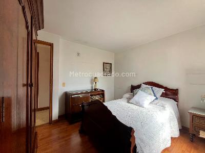 Apartamento de 3 alcobas en venta en El Poblado, Medellín, 159 m² · foto 12 de 18