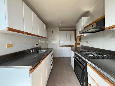 Apartamento de 3 alcobas en venta en El Poblado, Medellín, 159 m² · foto 5 de 18