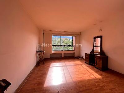 Apartamento de 3 alcobas en venta en El Poblado, Medellín, 159 m² · foto 8 de 18