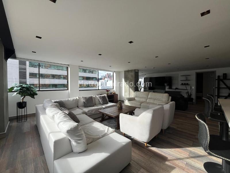 Apartamento Amoblado de 4 Alcobas en Zona Tranquila de El Poblado - 2