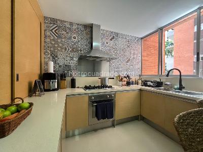 Apartamento de 3 alcobas en arriendo en El Poblado, Medellín, 189 m² · foto 7 de 17