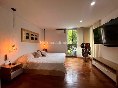 Apartamento de 3 alcobas en arriendo en El Poblado, Medellín, 189 m² · foto 8 de 17