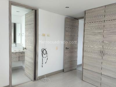 Apartamento en venta en El Poblado, Medellín · foto 12 de 18