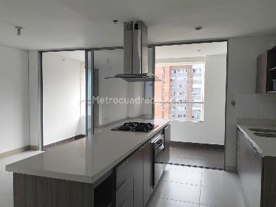 Apartamento en venta en El Poblado, Medellín · foto 6 de 18