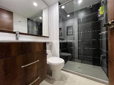 Apartamento de 4 alcobas en arriendo en Los Naranjos, Medellín, 170 m² · foto 16 de 19