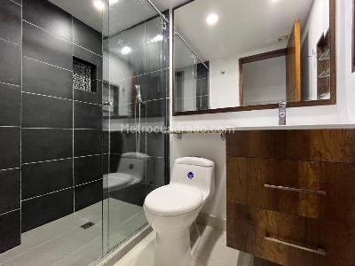 Apartamento de 4 alcobas en arriendo en Los Naranjos, Medellín, 170 m² · foto 17 de 19