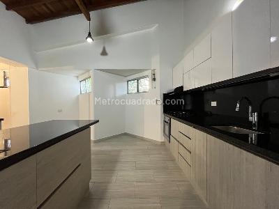 Apartamento de 4 alcobas en arriendo en Los Naranjos, Medellín, 170 m² · foto 7 de 19