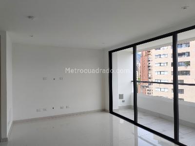 Apartamento en arriendo en El Poblado, Medellín · foto 2 de 18