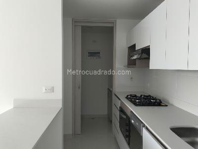 Apartamento en arriendo en El Poblado, Medellín · foto 6 de 18