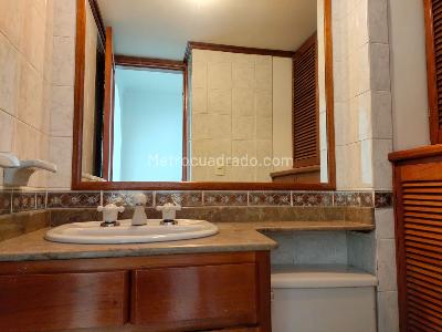 Apartamento de 3 alcobas en arriendo en El Poblado, Medellín, 140 m² · foto 15 de 18