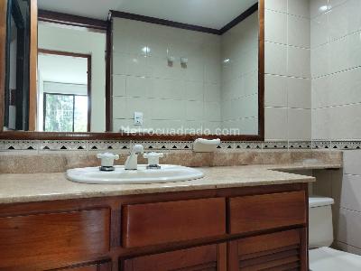 Apartamento de 3 alcobas en arriendo en El Poblado, Medellín, 140 m² · foto 17 de 18