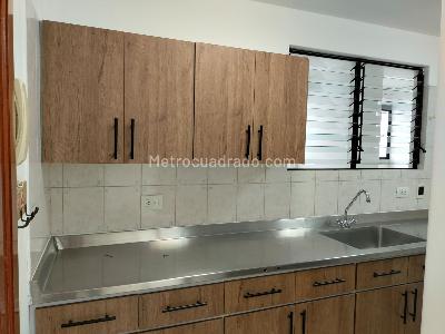 Apartamento de 3 alcobas en arriendo en El Poblado, Medellín, 140 m² · foto 4 de 18