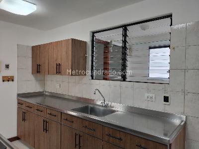 Apartamento de 3 alcobas en arriendo en El Poblado, Medellín, 140 m² · foto 5 de 18