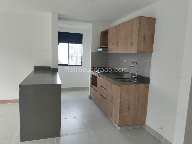 Apartamento Moderno de 3 Alcobas con Piscina en El Poblado - 4