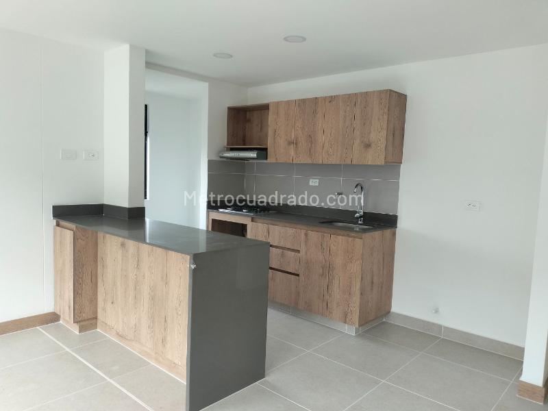 Apartamento Moderno de 3 Alcobas con Piscina en El Poblado - 6