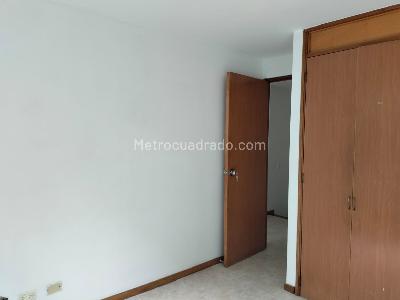 Apartamento de 3 alcobas en arriendo en El Poblado, Medellín, 103 m² · foto 17 de 20