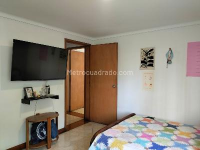 Apartamento de 3 alcobas en venta en El Poblado, Medellín, 234 m² · foto 12 de 18