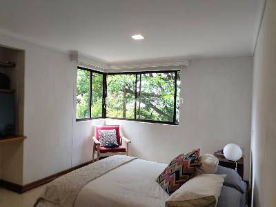 Apartamento de 3 alcobas en venta en El Poblado, Medellín, 234 m² · foto 13 de 18