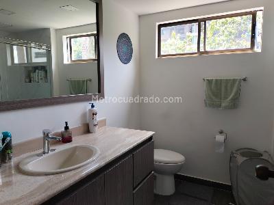 Apartamento de 3 alcobas en venta en El Poblado, Medellín, 234 m² · foto 16 de 18