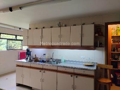 Apartamento de 3 alcobas en venta en El Poblado, Medellín, 234 m² · foto 5 de 18