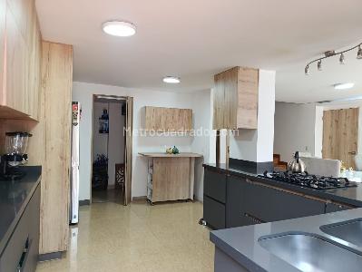 Apartamento de 3 alcobas en venta en El Poblado, Medellín, 100 m² · foto 6 de 20
