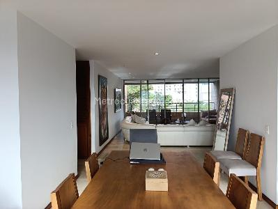 Apartamento de 3 alcobas en arriendo en El Tesoro, Medellín, 170 m² · foto 4 de 19