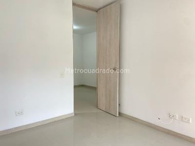 Apartamento de 3 alcobas en arriendo en Sabaneta, Sabaneta, 143 m² · foto 10 de 18