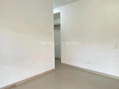Apartamento de 3 alcobas en arriendo en Sabaneta, Sabaneta, 143 m² · foto 9 de 18
