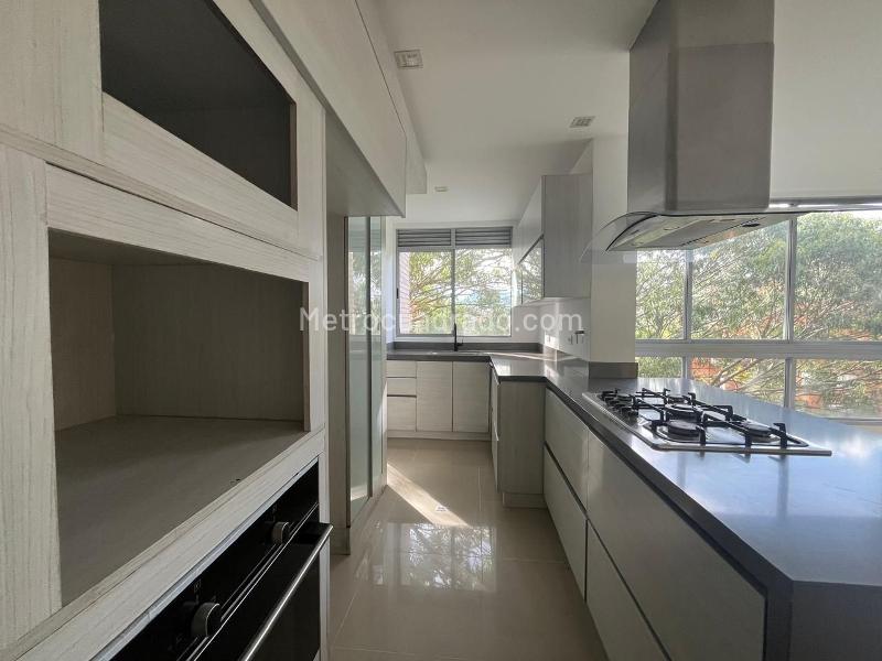 Apartamento Moderno de 3 Alcobas en El Poblado - 3