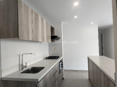 Apartamento en venta en El Poblado, Medellín · foto 8 de 20