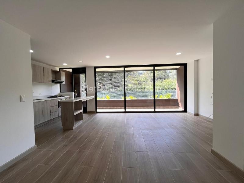Apartamento en arriendo con 3 alcobas en Retiro (Conjunto cerrado)