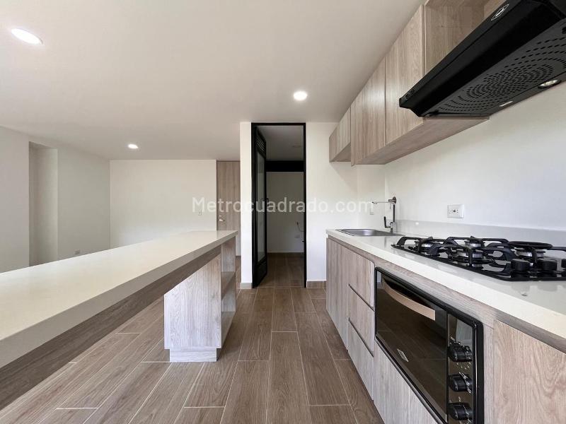 3BR Apartment for Rent in Retiro (Gated Community) - 7