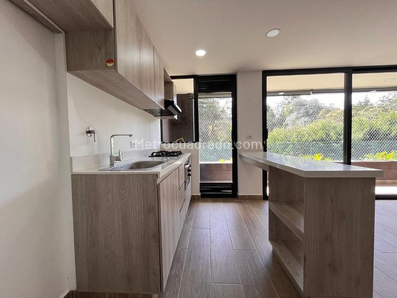 3BR Apartment for Rent in Retiro (Gated Community) - 8