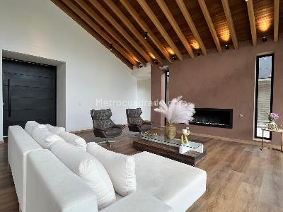 Casa de 3 alcobas en venta en Envigado, Envigado, 475 m² · foto 2 de 20