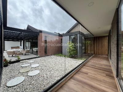 Casa de 3 alcobas en venta en Envigado, Envigado, 475 m² · foto 6 de 20
