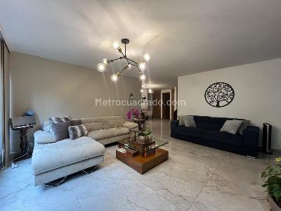 Apartamento en venta en El Poblado, Medellín · foto 2 de 19