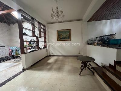 Casa de 3 alcobas en venta en El Poblado, Medellín, 136 m² · foto 3 de 11