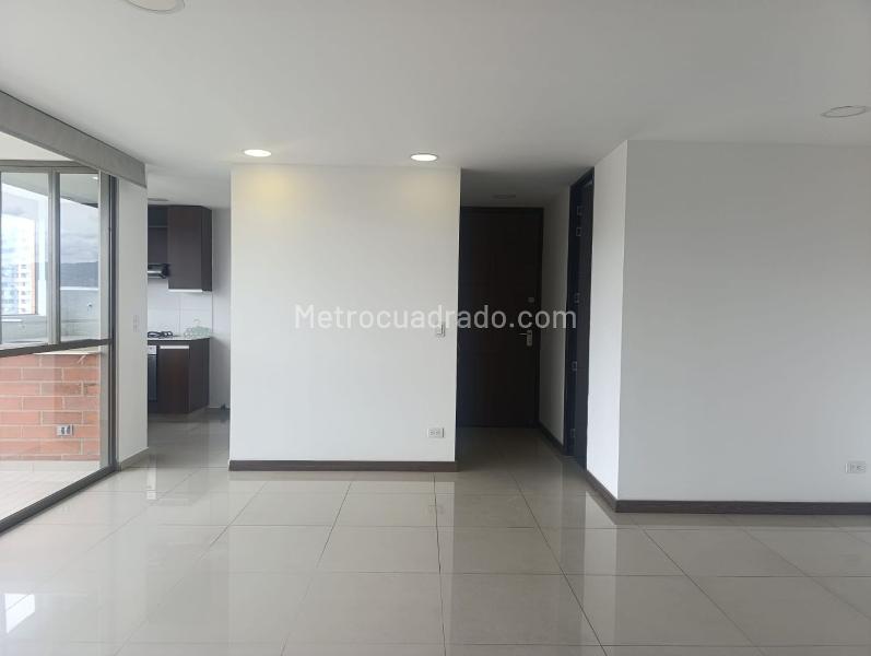 3BR Apartment with Pool in El Poblado