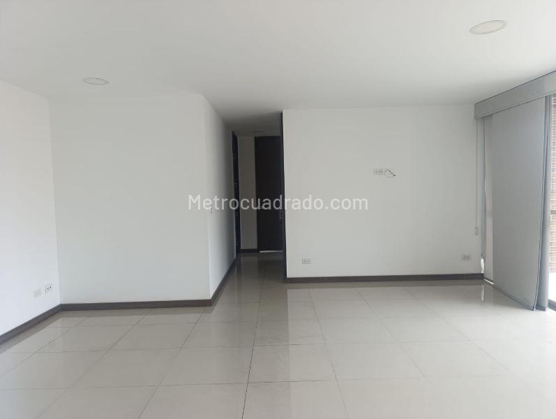Apartamento de 3 Alcobas con Piscina en El Poblado - 4