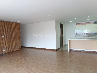 Apartamento de 3 alcobas en venta en El Poblado, Medellín, 135 m² · foto 2 de 18