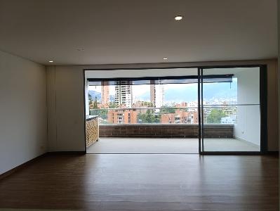 Apartamento de 3 alcobas en venta en El Poblado, Medellín, 135 m² · foto 4 de 18