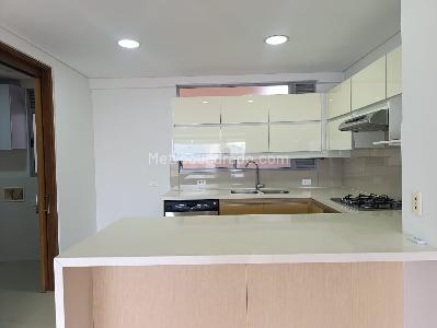 Apartamento de 3 alcobas en venta en El Poblado, Medellín, 135 m² · foto 6 de 18