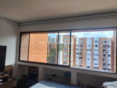 Apartamento de 3 alcobas en venta en El Poblado, Medellín, 212 m² · foto 16 de 19