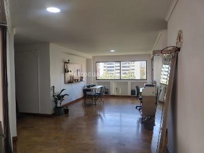 Apartamento de 3 alcobas en venta en El Poblado, Medellín, 212 m² · foto 4 de 19