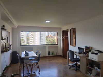 Apartamento de 3 alcobas en venta en El Poblado, Medellín, 212 m² · foto 5 de 19