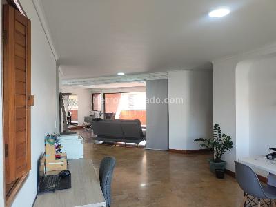 Apartamento de 3 alcobas en venta en El Poblado, Medellín, 212 m² · foto 6 de 19