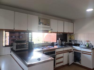 Apartamento de 3 alcobas en venta en El Poblado, Medellín, 212 m² · foto 8 de 19