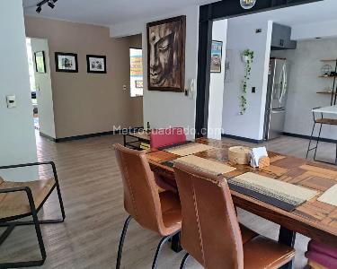 Apartamento de 3 alcobas en venta en El Poblado, Medellín, 185 m² · foto 2 de 13