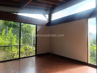 Casa de 4 alcobas en arriendo en El Poblado, Medellín, 400 m² · foto 13 de 20